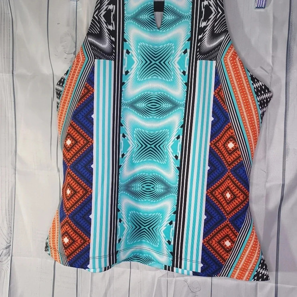 Bisou Bisou Aztec print halter style shirt - Picture 10 of 10